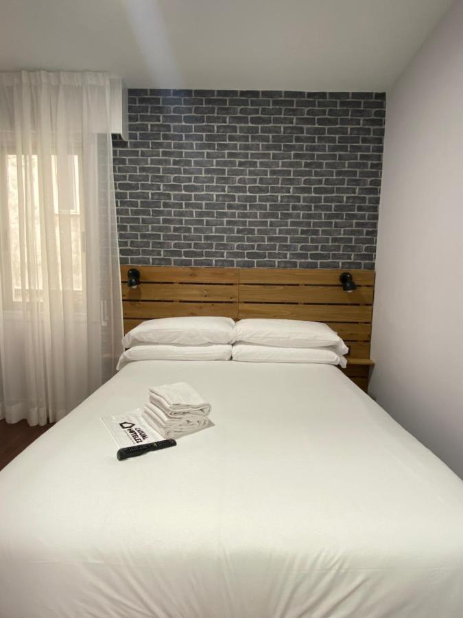 毕尔巴鄂 Casual Mardones酒店 外观 照片 A room at the hotel