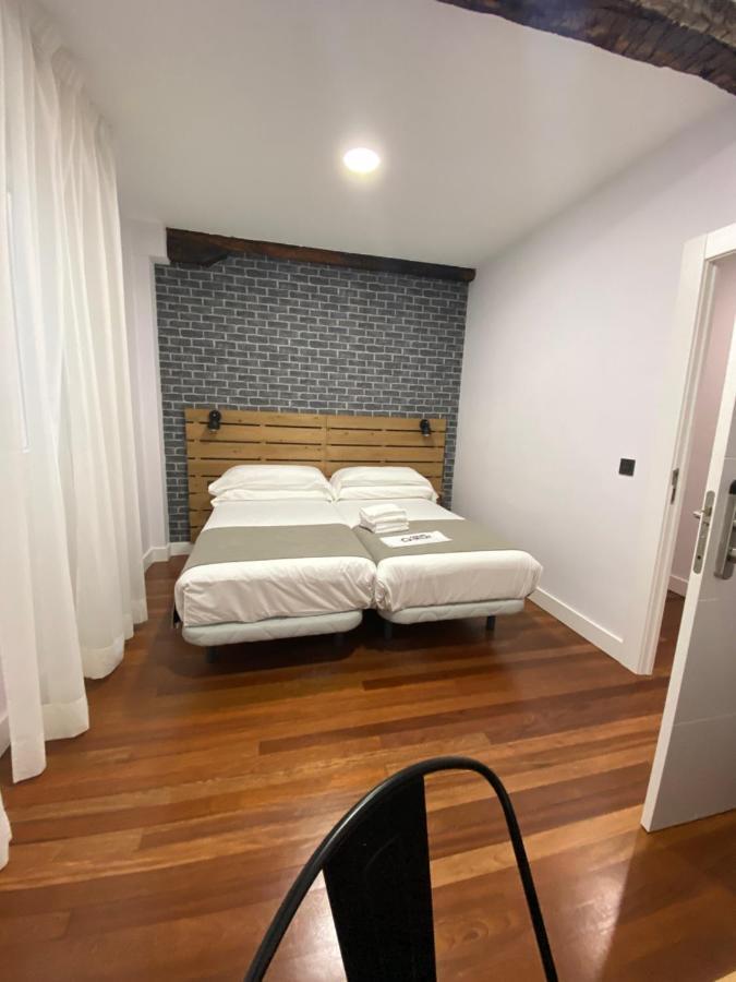 毕尔巴鄂 Casual Mardones酒店 外观 照片 A room at the hotel